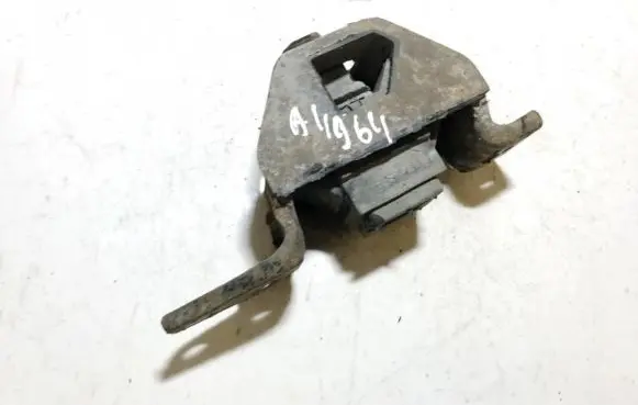 Engine mount bracket