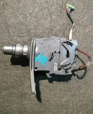 Renault Clio III Indicator stalk 8810200284 0258041039