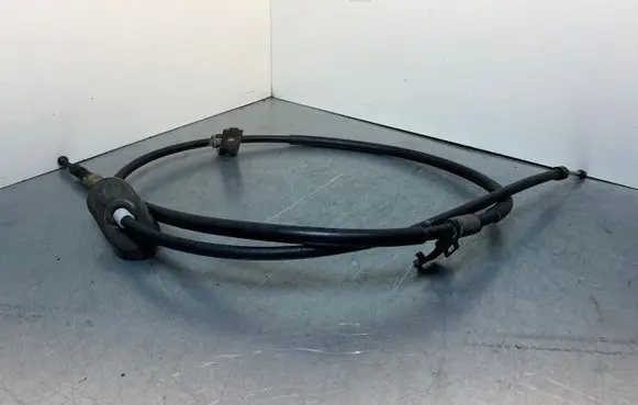 Chevrolet Orlando Handbrake/parking brake wiring cable 