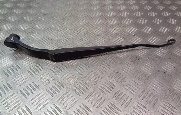 Subaru Outback Front wiper blade arm