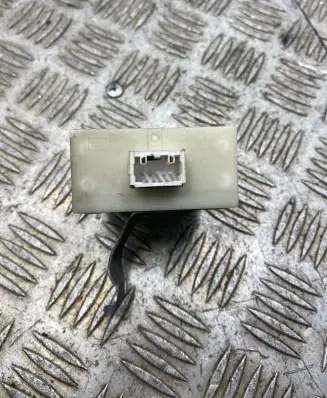 Toyota Avensis T250 Door control unit/module 8974105070 73668012