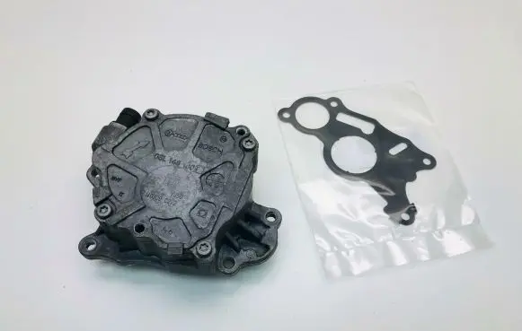 Volkswagen Beetle A5 Vacuum pump 03L145100F
