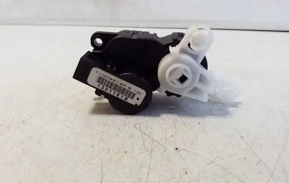 Nissan Leaf I (ZE0) Air flap motor/actuator T1009914P