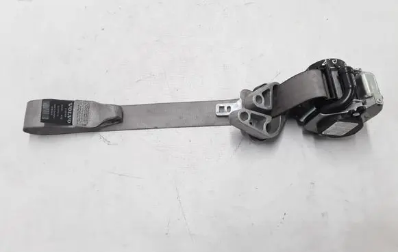 Volvo C70 Front seatbelt