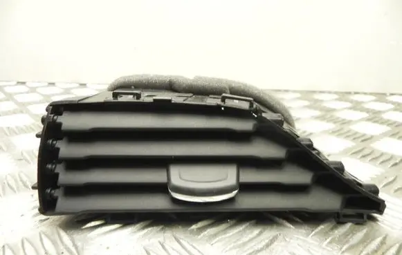 Ford Mondeo MK V Rear air vent grill DS73F018B09CF T3696