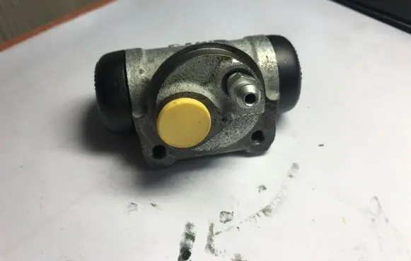 Renault 19 Rear brake cylinder 4583