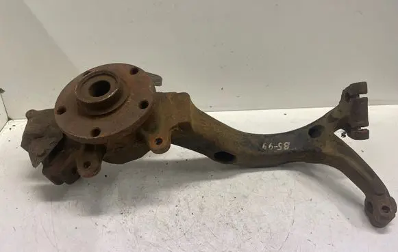 Volkswagen PASSAT B5 Front wheel hub 8D0407257