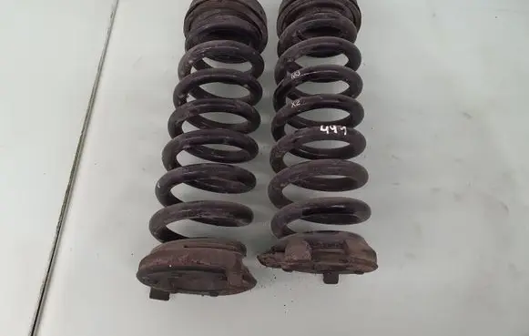 BMW M3 Rear coil spring 33532283566