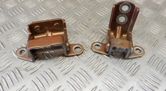 Nissan X-Trail T32 Rear door hinge set 