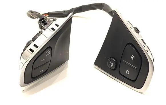 Renault Captur Steering wheel buttons/switches 631561000A