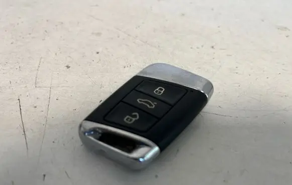 Volkswagen PASSAT B8 Ignition key/card 