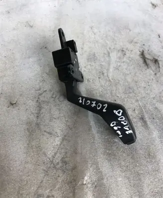 Dodge Caliber Steering wheel buttons/switches 04671929AA