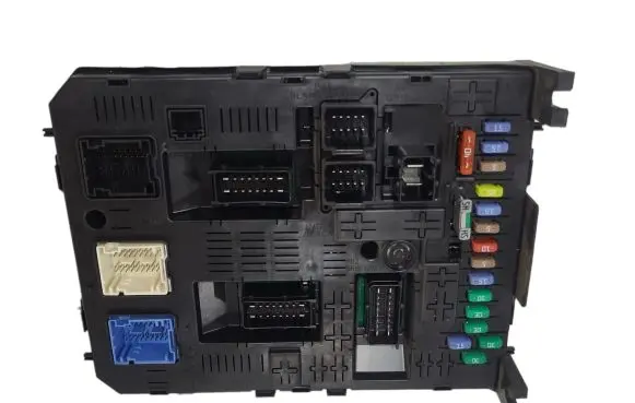 Peugeot 3008 I Comfort/convenience module 281197595