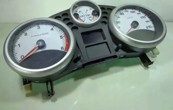 Peugeot 207 Speedometer (instrument cluster)