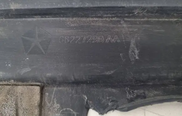 Chrysler Pacifica Engine bonnet/hood lock trim molding 68227299AA
