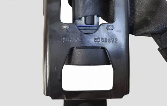 Volvo V50 Front seatbelt 8639692