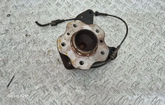 Nissan Qashqai Rear wheel hub