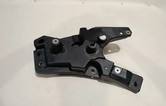 Volvo XC60 Fender mounting bracket 32288928
