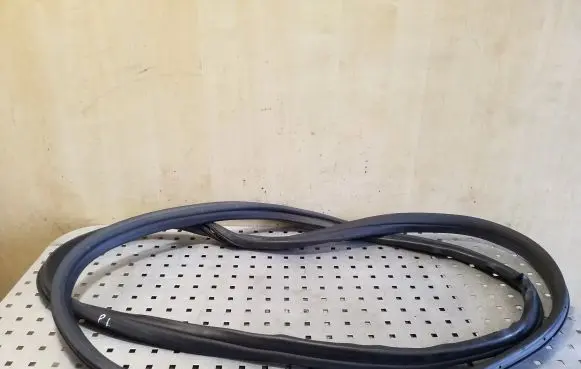 Front door rubber seal