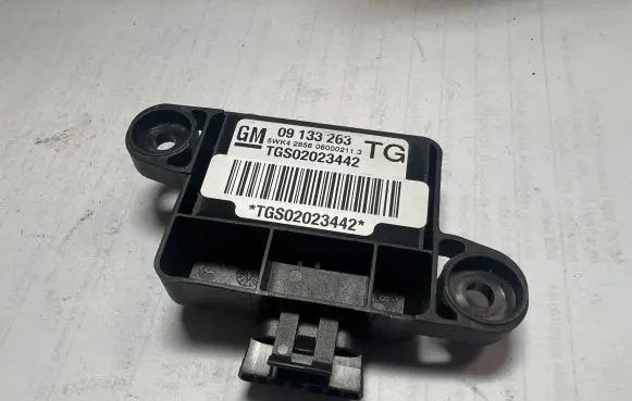 Opel Zafira A Airbag deployment crash/impact sensor 09133263 TGS02023442 5WK42856