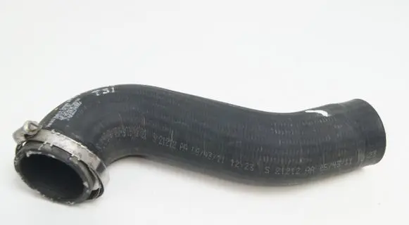 Volkswagen Jetta VI Intercooler hose/pipe 5C0145762