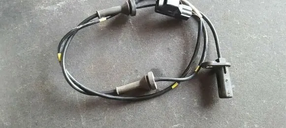 Volvo S80 ABS brake wheel speed sensor 9496961