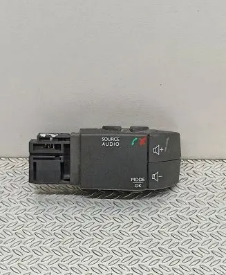 Renault Clio IV Multifunctional control switch/knob 255522448R 344422023GB M14L3
