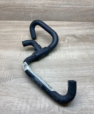 Mercedes-Benz Vito Viano W639 Engine coolant pipe/hose A6398323923
