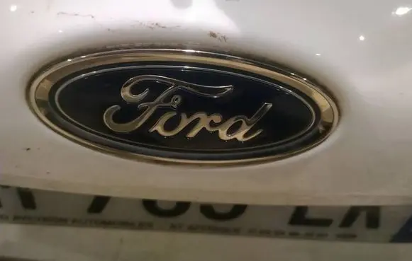 Ford Fiesta Manufacturer badge logo/emblem 