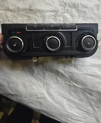 Volkswagen Golf VI Climate control unit 7N0907426L 5HB00975151