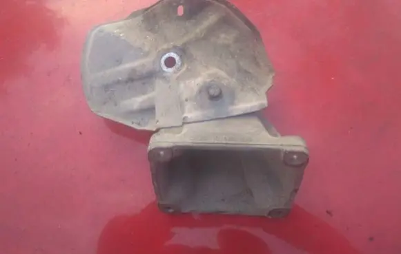 Mercedes-Benz E W210 Engine mounting bracket a6062230104