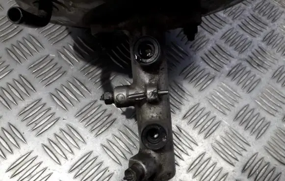 Nissan X-Trail T30 Master brake cylinder