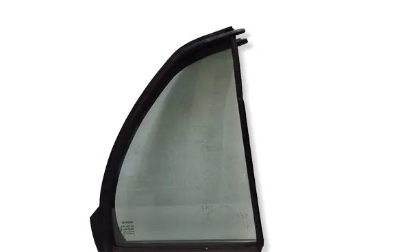 Toyota Yaris Rear vent window glass 681880D050