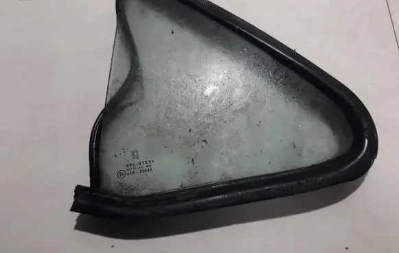 Rear vent window glass
