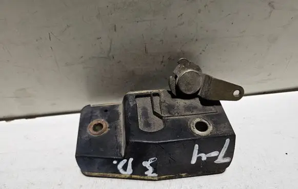 Volkswagen Transporter - Caravelle T4 Sliding door lock 701843604A
