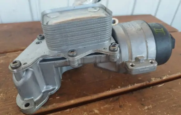 Peugeot 508 II Engine oil radiator U86437458001