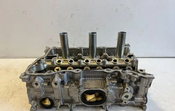 Toyota Yaris Cross Engine head 