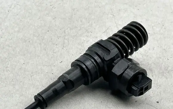 Seat Alhambra (Mk1) Fuel injector 038130073AC