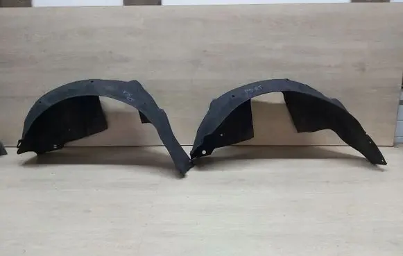 Toyota Prius (XW50) Front arch 