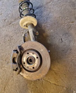 Peugeot 308 Front wheel hub spindle knuckle