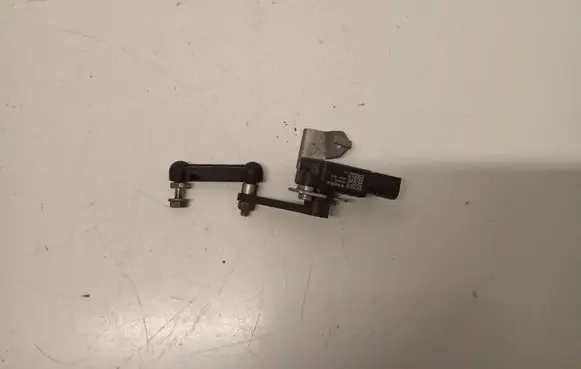 Volvo XC60 Headlight/headlamp level sensor 32246992 A426S