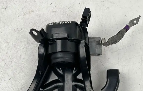 Toyota Prius xw60 Engine mount bracket