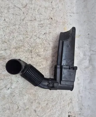 Peugeot 2008 I Intake resonator 9676794980 090162 090160