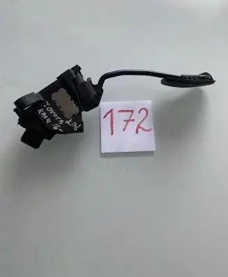 Toyota RAV 4 (XA40) Accelerator throttle pedal 781100W050