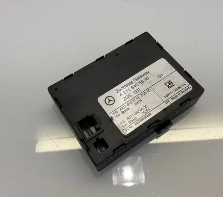 Mercedes-Benz E W211 Gateway control module A2115405645 A2114420000 A2115405745