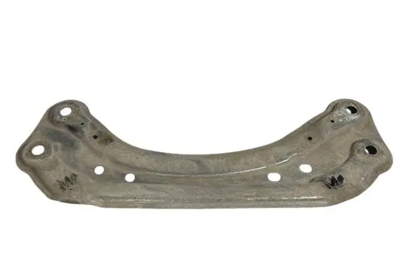 Volvo XC70 Muffler mount bracket/holder 