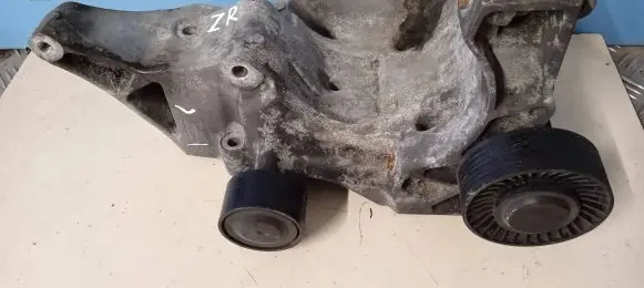 BMW 3 E90 E91 Generator/alternator bracket 7802639