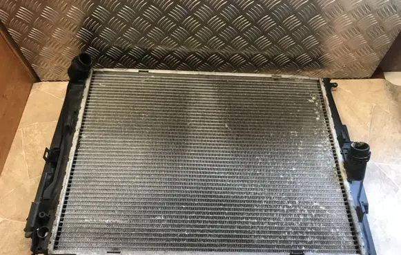 BMW 3 E92 E93 Coolant radiator 7581658