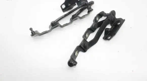 Nissan 350Z Tailgate/trunk/boot hinge