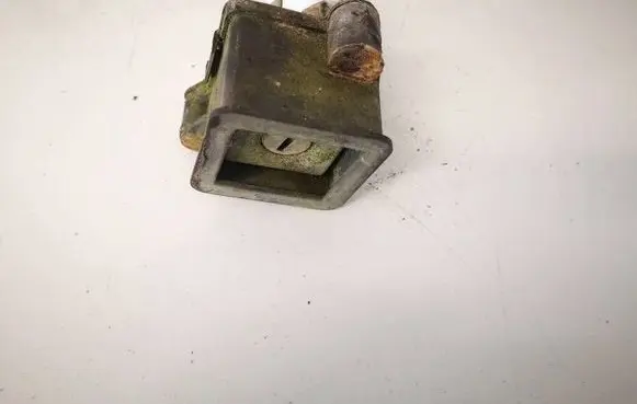 Volkswagen PASSAT B3 Tailgate exterior lock 357827571D